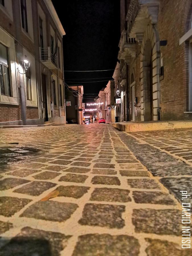 Troia Alloggio Cattedrale المظهر الخارجي الصورة